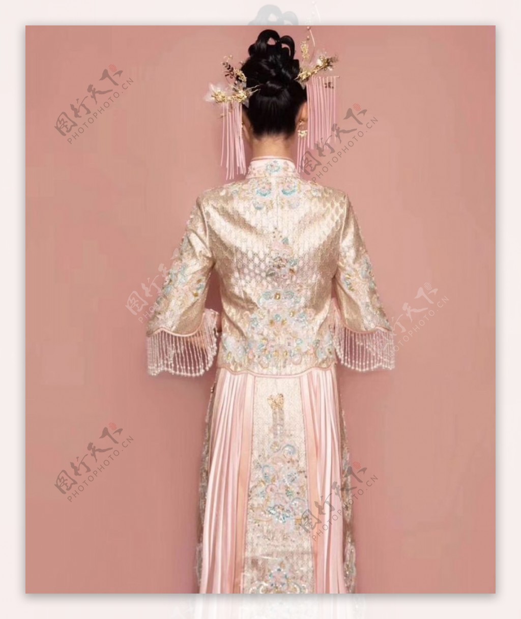 中式婚礼服