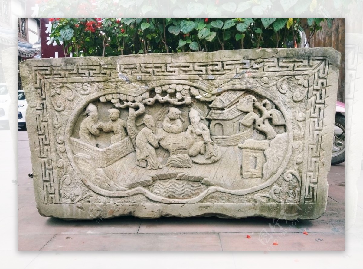 石头水缸雕刻古代人物房屋