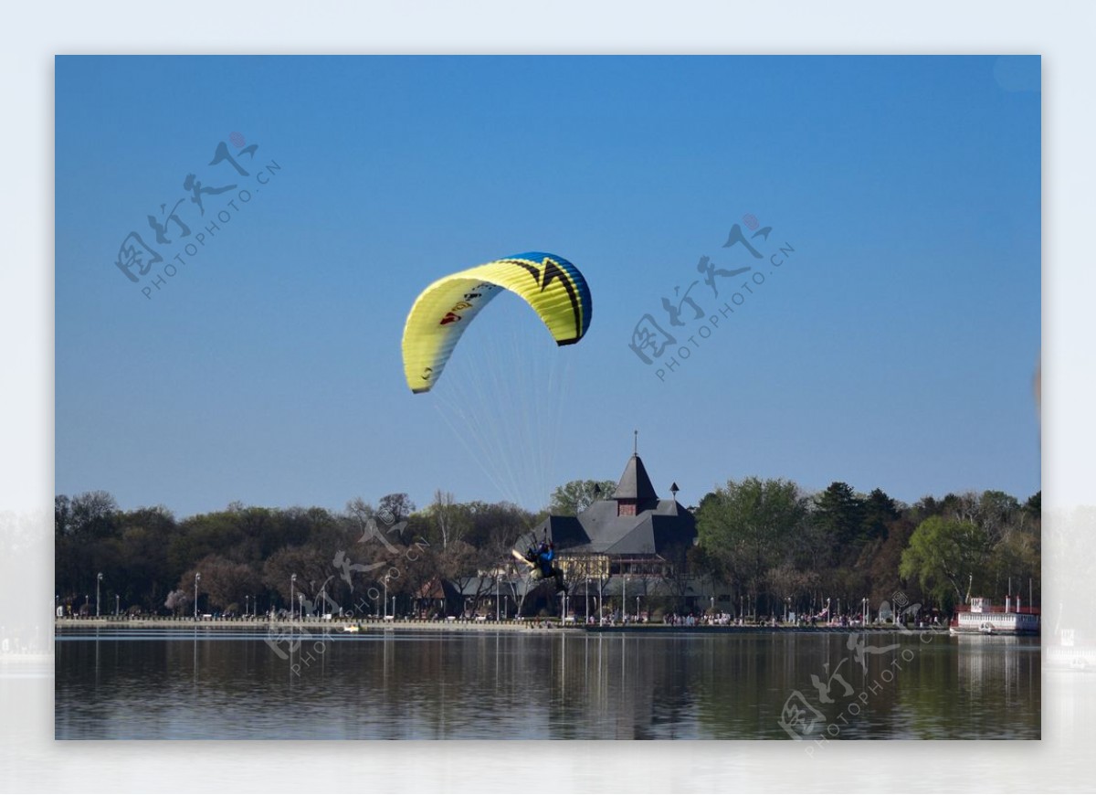 湖降落伞水景观