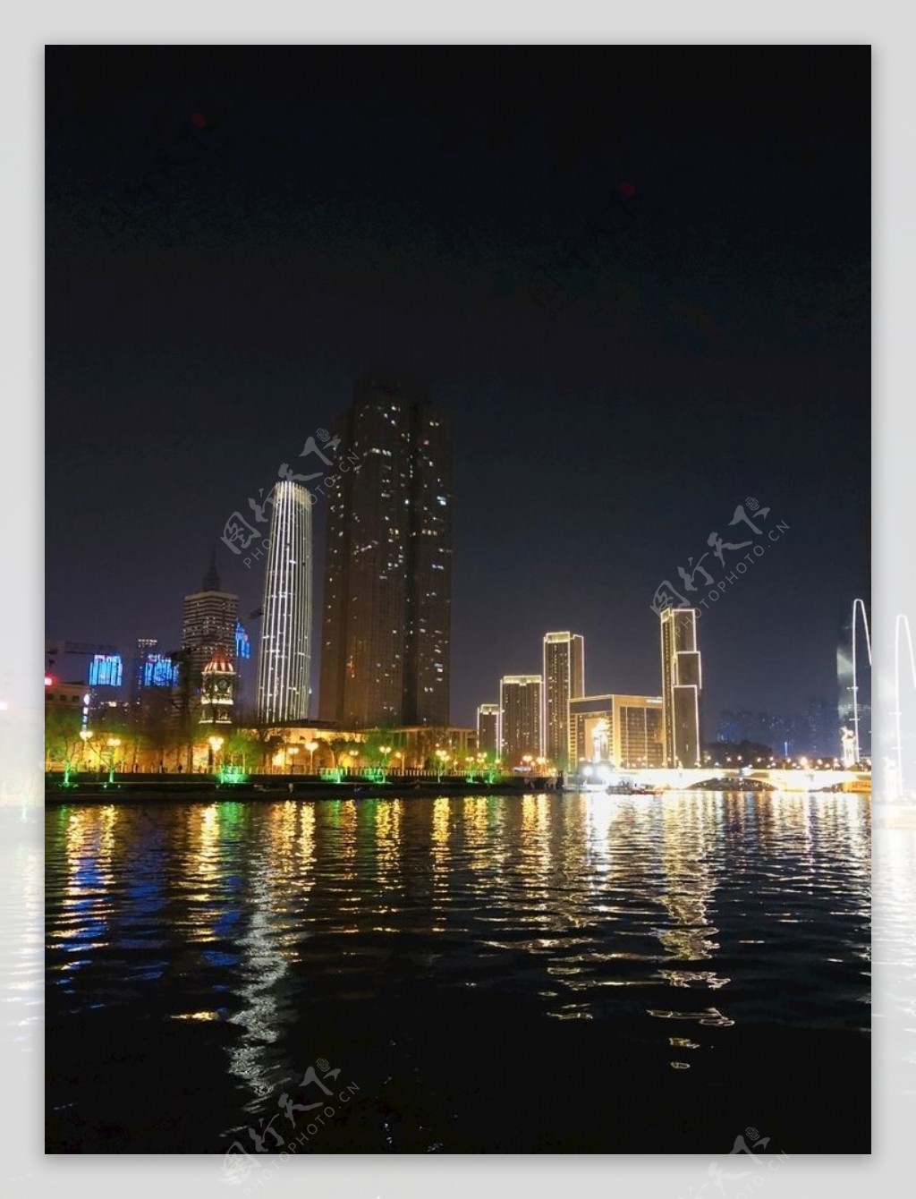 海河沿线夜景照片