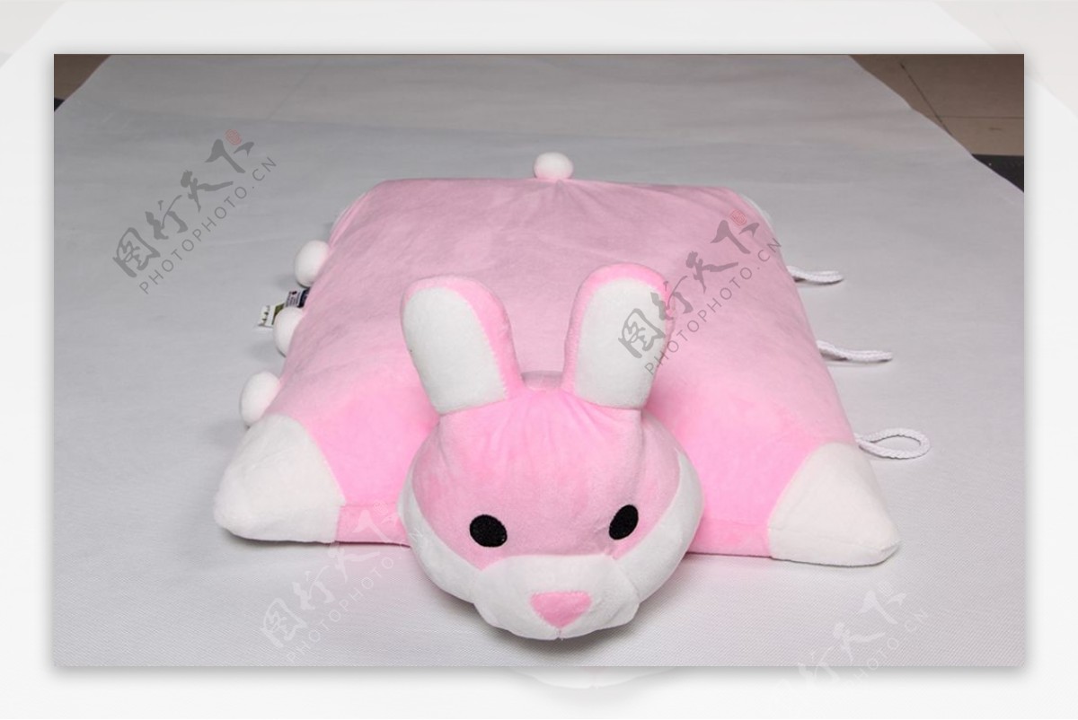 粉兔枕头