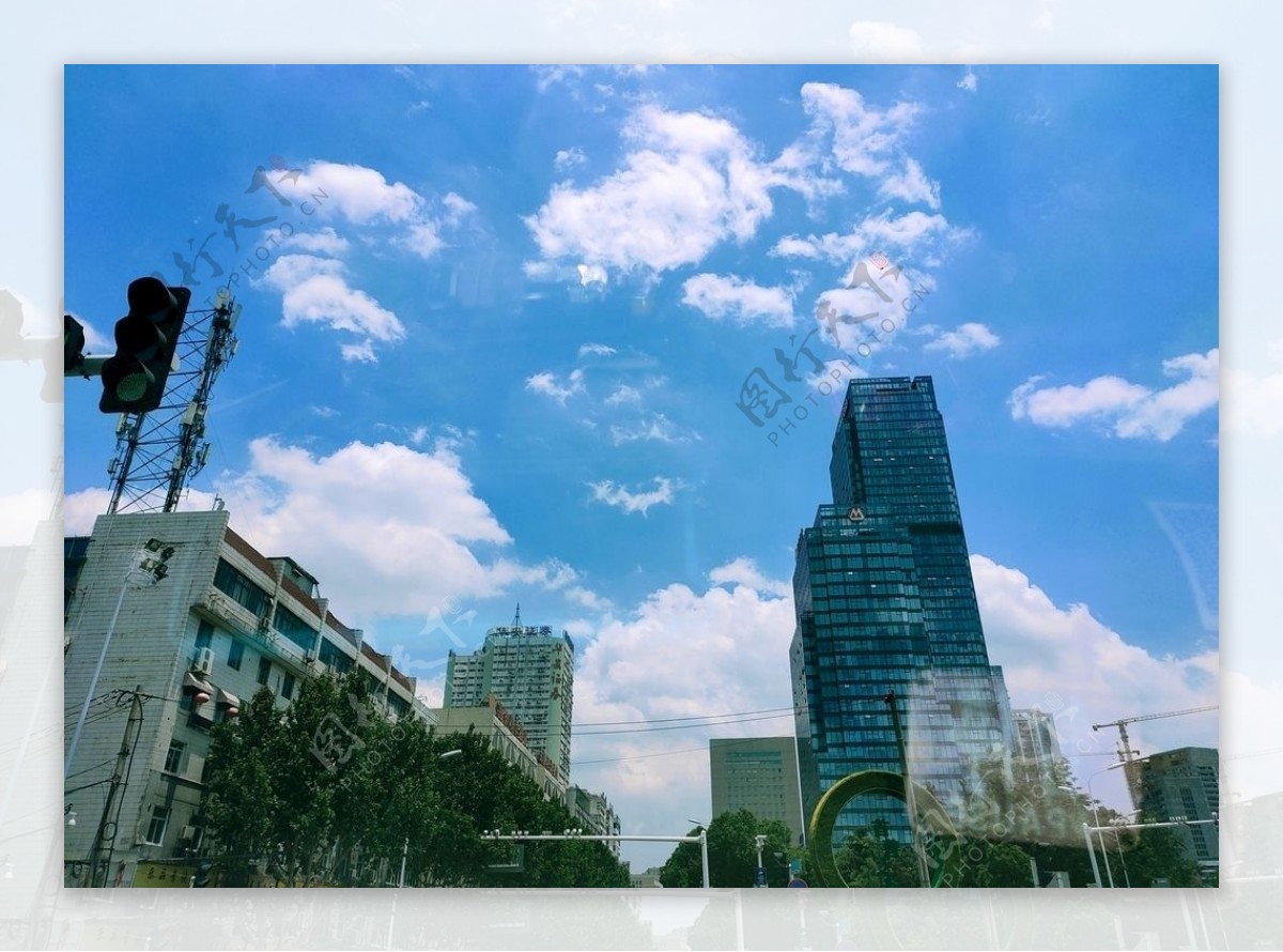 城市蓝天