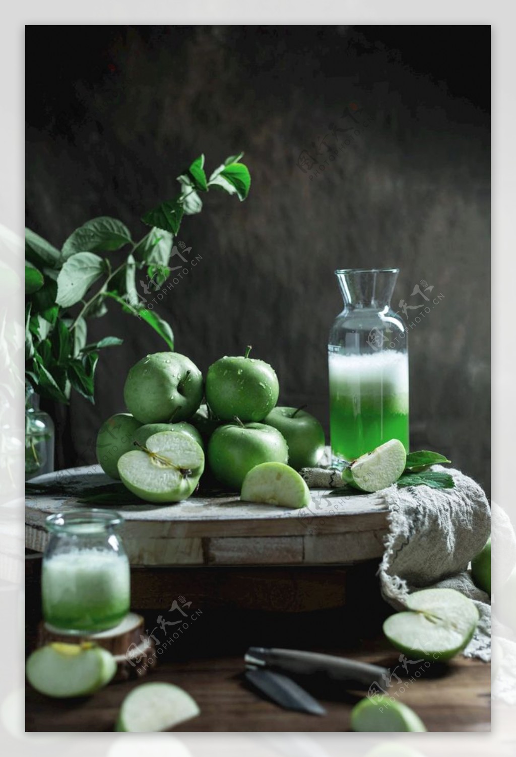 青苹果水果果汁背景海报素材图片