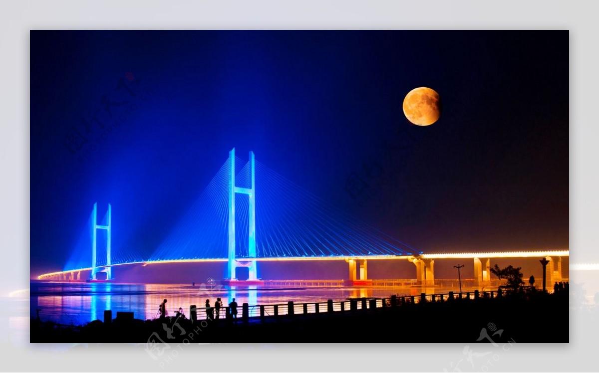 江桥夜色图片