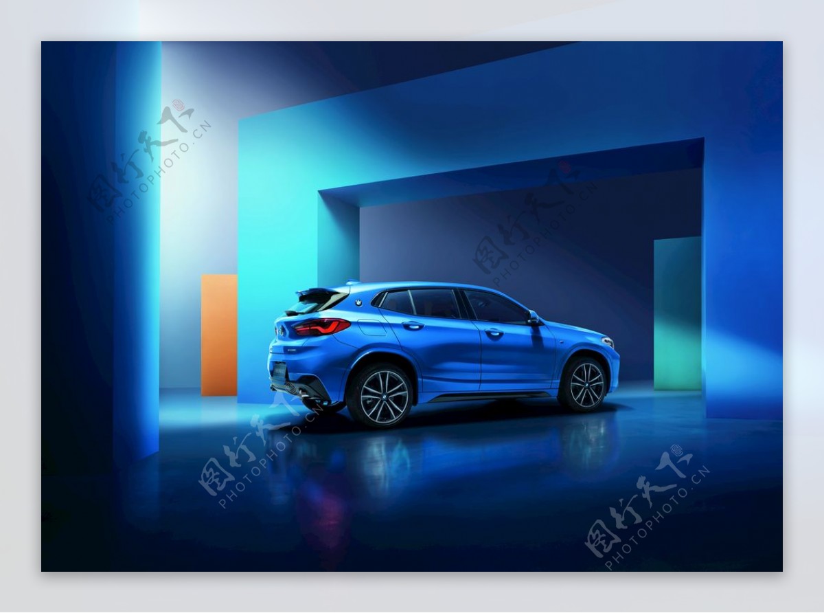 蓝色BMW汽车海报图片