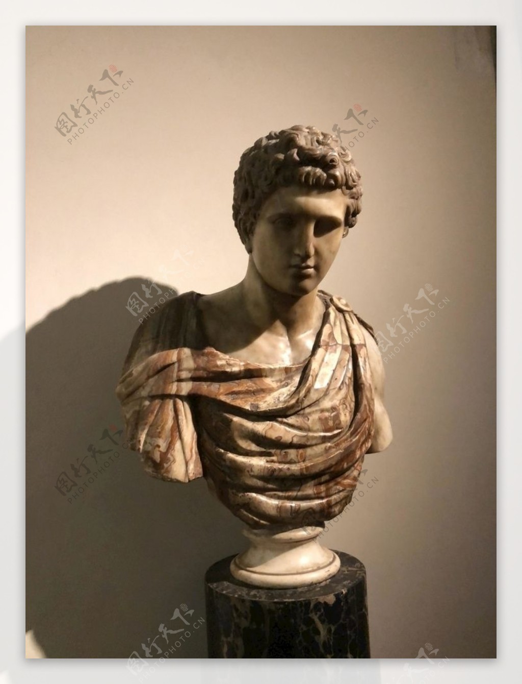 古罗马帝雕塑图片