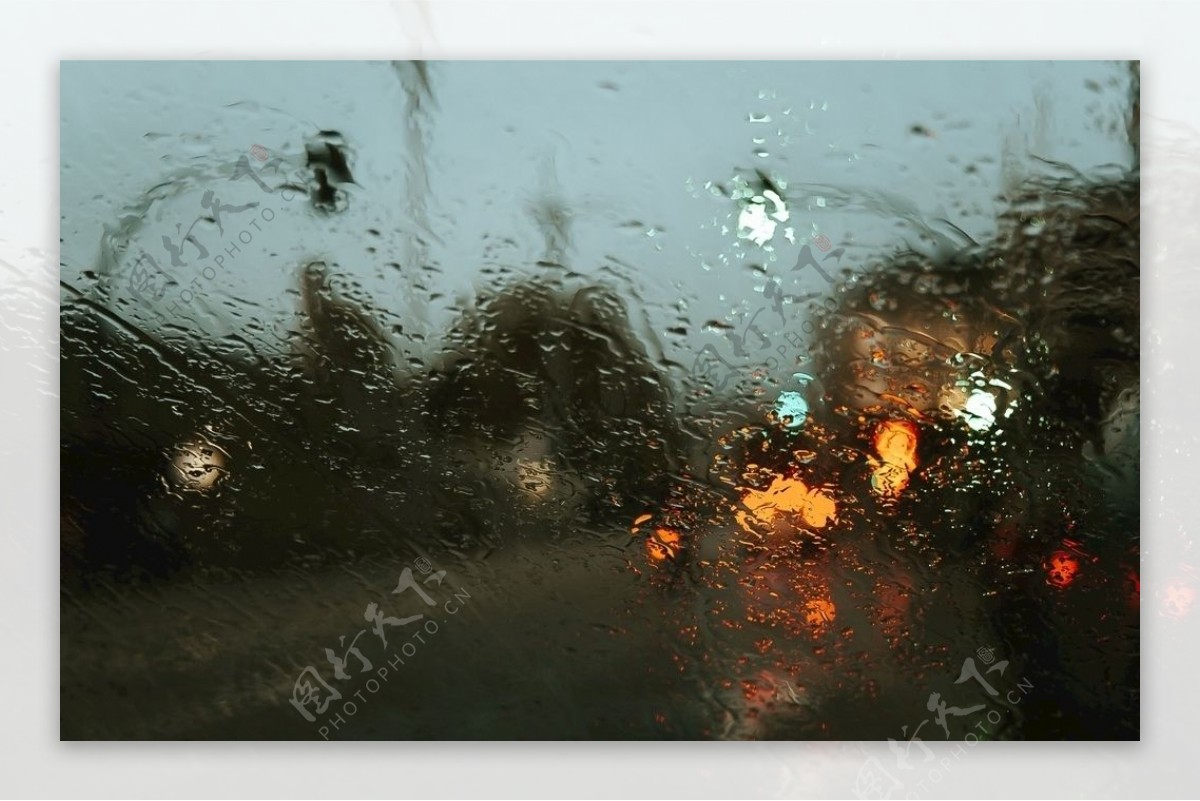 雨天窗户图片